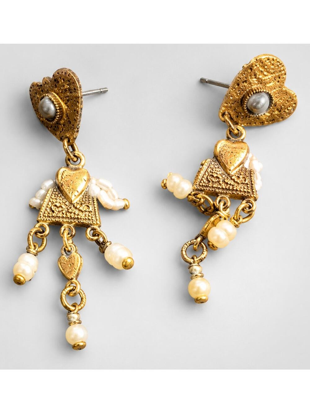 Dainty Heart Dangle Pierced Earrings‎ Mixed Metals Floral 1.75" Faux Pearl gp-79